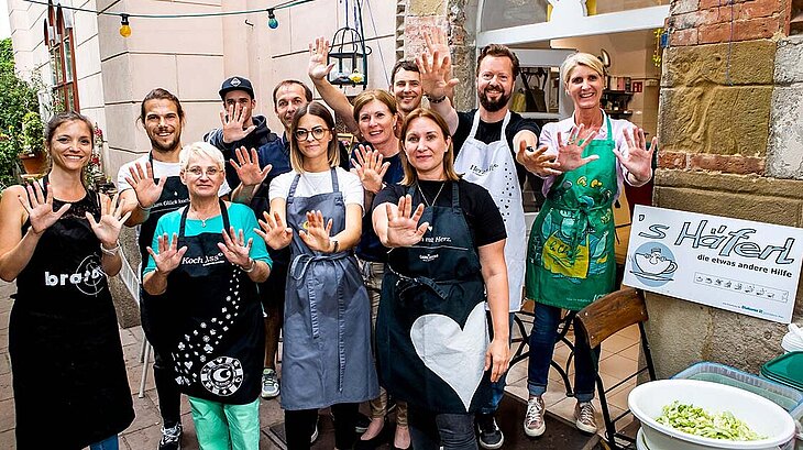 A group of employees at "s'Häferl" in Vienna after the Corporate Volunteering event.